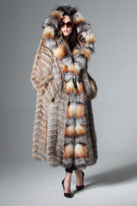 Шуби натуральне хутро лисиці норки шиншили Польща