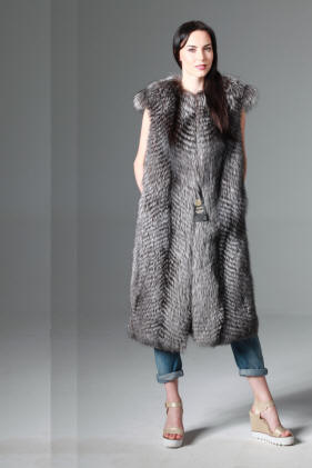 Шуби натуральне хутро лисиці норки шиншили Польща