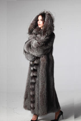 Шуби натуральне хутро лисиці норки шиншили Польща